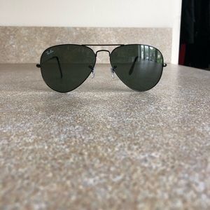 Ray Ban Aviator Classic Black Sunglasses